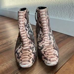 Crock print super cool botties